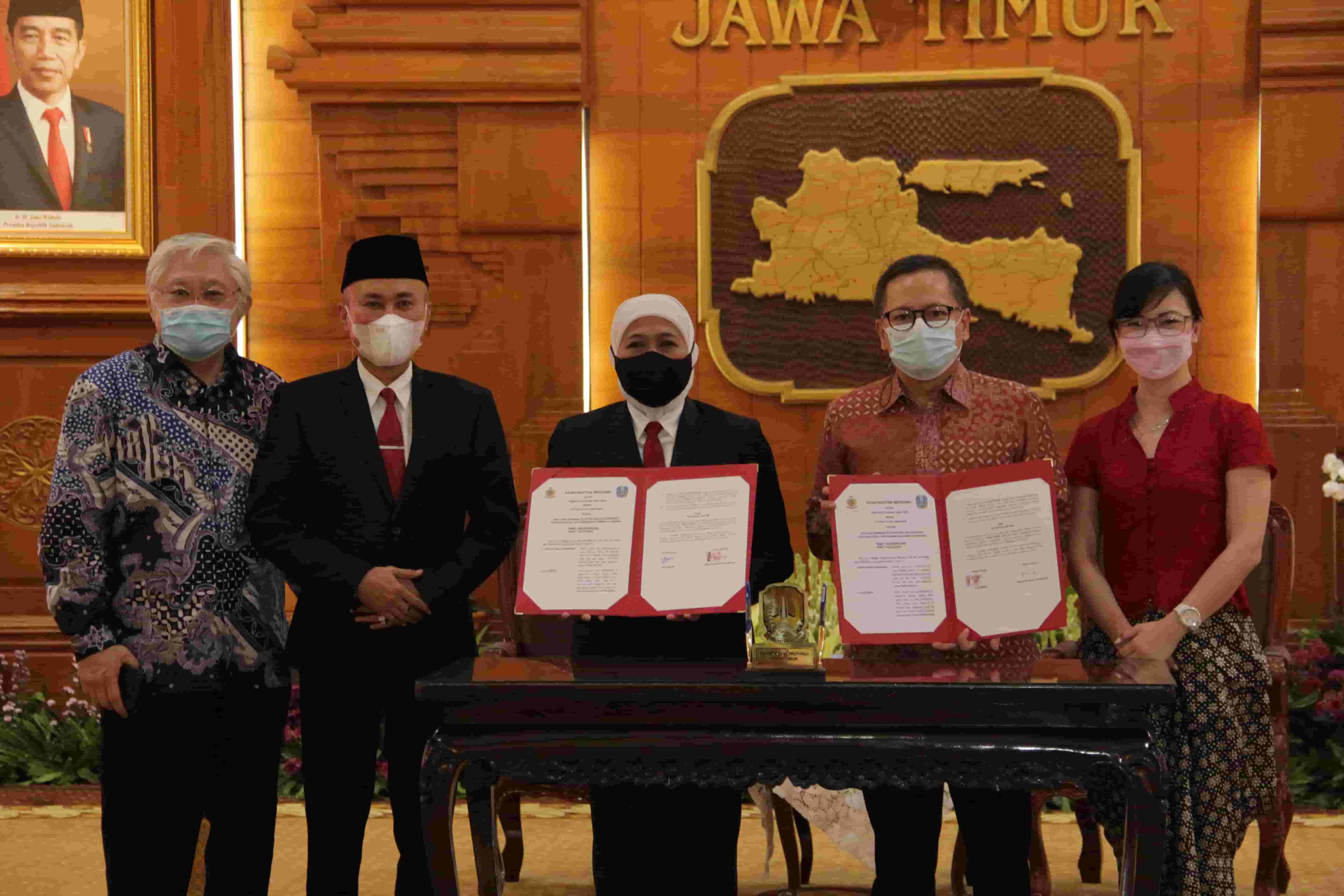 Penandatanganan MoU Kerja Sama Provinsi Jawa Timur dengan Guru Binar 